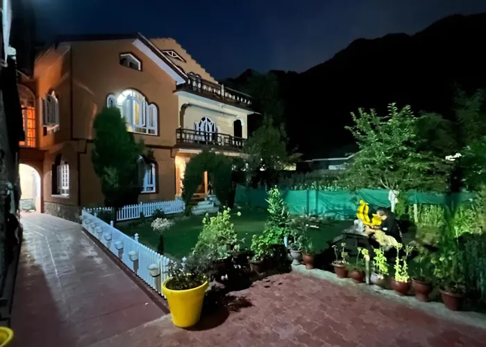 New Urban Den Cottage Srinagar 